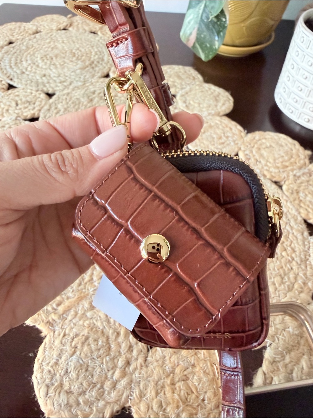 Bandolier Phone Case 17 Pro Max Brown Croc - Picture 6 of 9